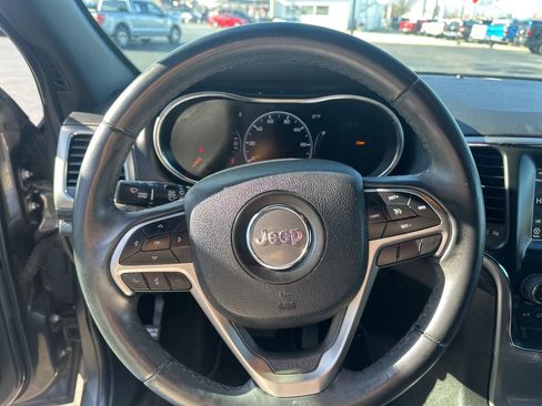 Used 2018 Jeep Grand Cherokee Laredo image 19