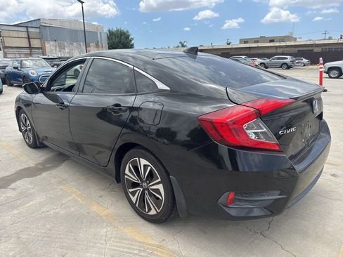 Used 2017 Honda Civic EX-T image 3