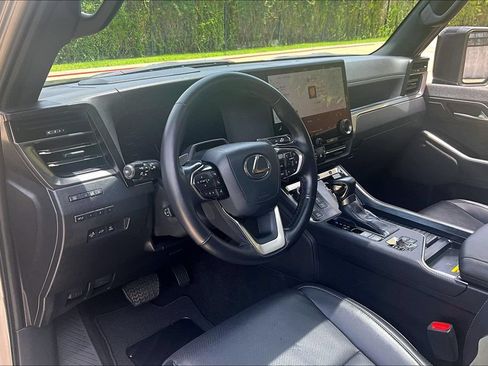 Used 2024 Lexus GX 550 AWD/4WD image 17