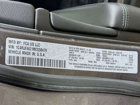 Used 2021 Jeep Grand Cherokee Laredo image 23