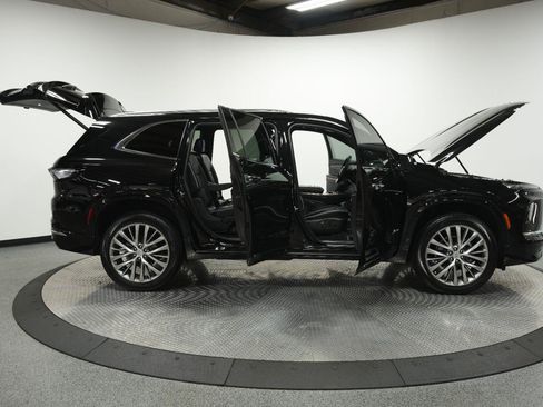 Used 2026 Buick Enclave Avenir w/ Super Cruise Package FWD image 9