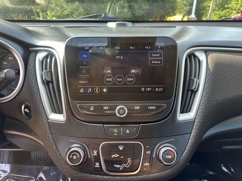 Used 2023 Chevrolet Malibu LS FWD image 33