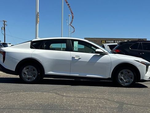 Used 2025 Kia K4 FWD image 2