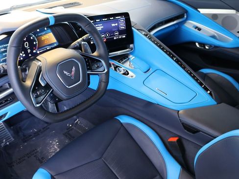 Used 2023 Chevrolet Corvette Stingray Premium Conv w/ Z51 Performance Package image 21