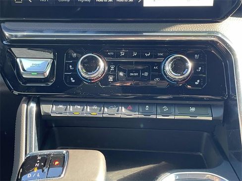 Used 2024 GMC Sierra 1500 Denali w/ Technology Package image 15