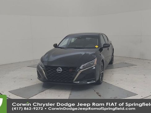 Used 2025 Nissan Altima 2.5 SR image 7