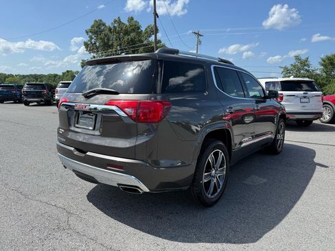 Used 2019 GMC Acadia Denali w/ Technology Package FWD image 5