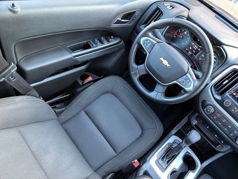 Used 2022 Chevrolet Colorado LT w/ LT Convenience Package AWD/4WD image 15