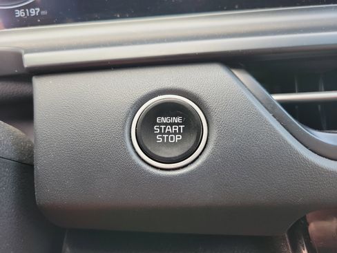 Used 2025 Kia Seltos EX w/ EX Sunroof Package FWD image 14