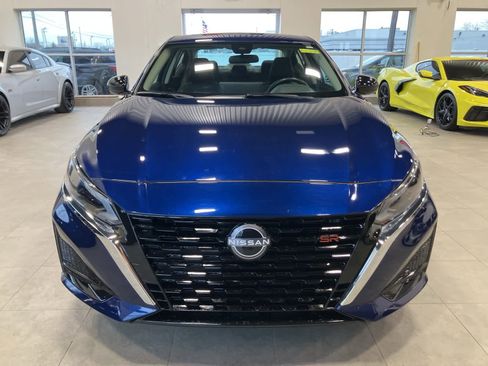 Used 2024 Nissan Altima 2.5 SR w/ SR Premium Package image 2