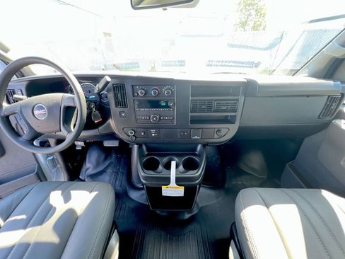 New 2026 GMC Savana 2500 RWD image 9