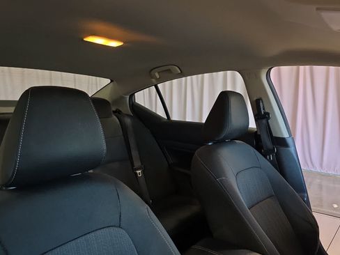 Used 2024 Nissan Altima 2.5 SV FWD image 18