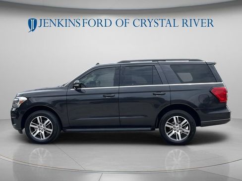 Used 2024 Ford Expedition XLT RWD image 9