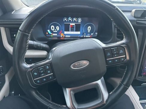 Used 2023 Ford Expedition Platinum image 23