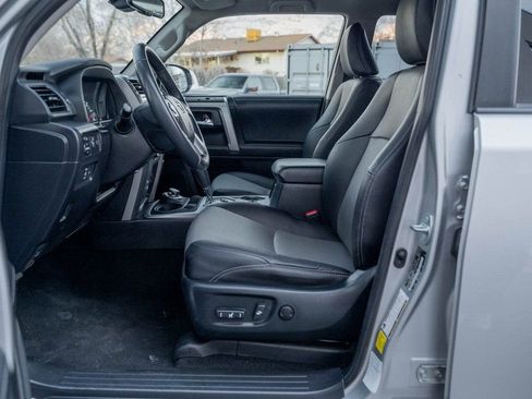 Used 2022 Toyota 4Runner SR5 Premium image 27