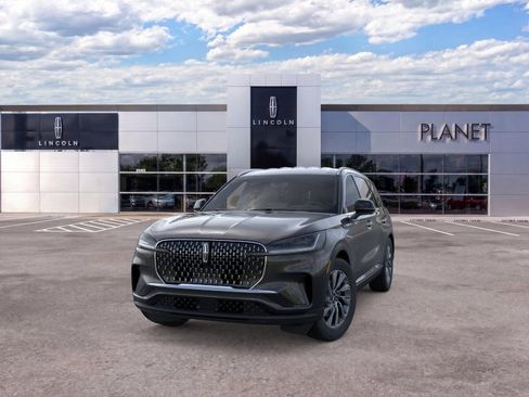 New 2026 Lincoln Aviator 2WD image 2