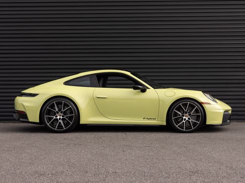 Certified 2025 Porsche 911 Carrera 4 GTS AWD/4WD image 8