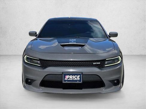 Used 2018 Dodge Charger R/T RWD image 2