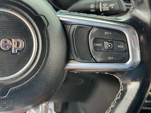 Used 2021 Jeep Gladiator Overland AWD/4WD image 27