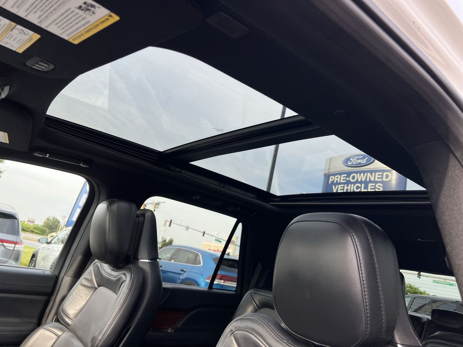 Used 2023 Lincoln Navigator Reserve AWD/4WD image 31