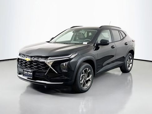 New 2026 Chevrolet Trax LT w/ Driver Confidence Package FWD image 3