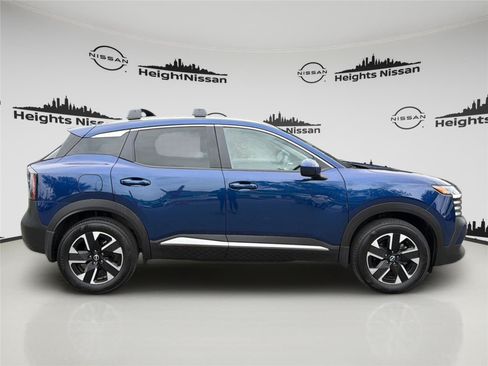 Used 2023 Nissan Kicks S FWD image 6