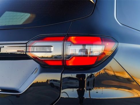 Used 2023 Honda Pilot EX-L image 11