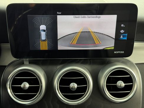 Used 2021 Mercedes-Benz GLC 300 image 28