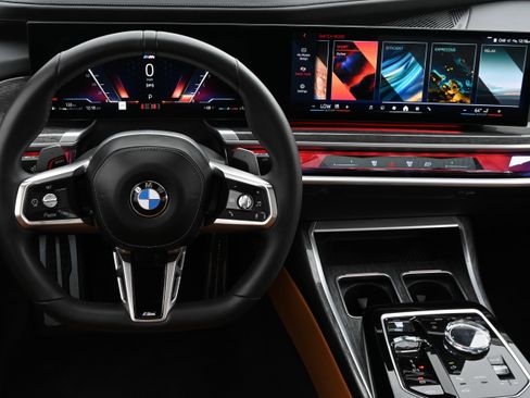 Certified 2023 BMW 740i w/ Parking Assistance Package image 16