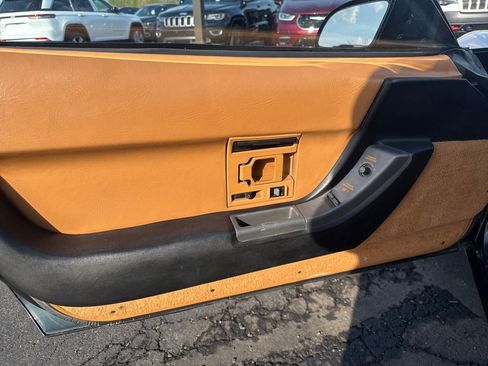 Used 1990 Chevrolet Corvette Convertible RWD image 12