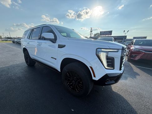 Used 2025 GMC Yukon AT4 w/ AT4 Premium Package AWD/4WD image 1