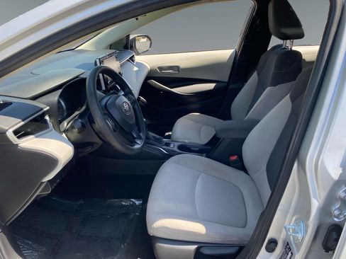 Used 2021 Toyota Corolla LE FWD image 9