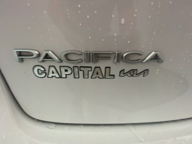 Used 2024 Chrysler Pacifica Pinnacle FWD image 28
