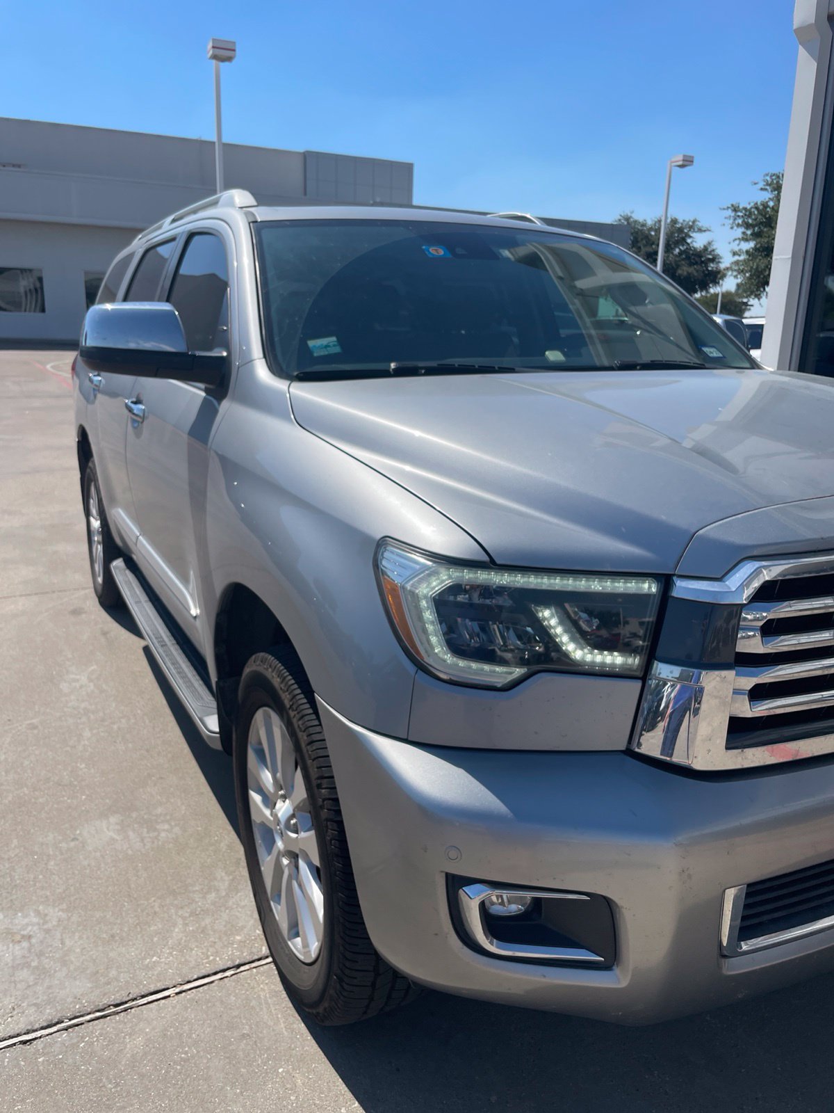 Used 2019 Toyota Sequoia Platinum AWD/4WD image 6