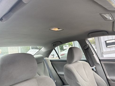 Used 2009 Toyota Camry LE FWD image 24