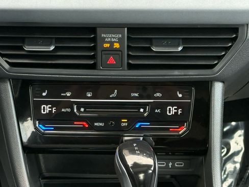 Certified 2026 Volkswagen Jetta SE FWD image 24