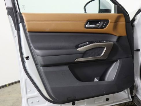 Used 2024 Nissan Pathfinder Platinum w/ Cargo Package image 20