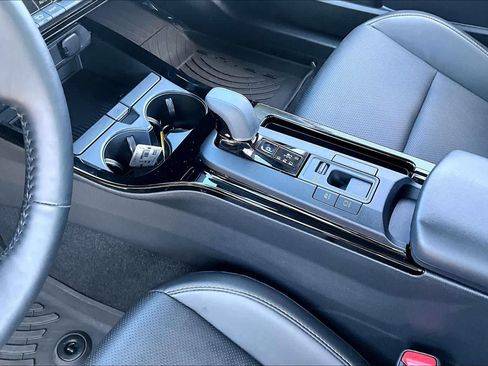 Certified 2025 Toyota Prius XLE FWD image 16