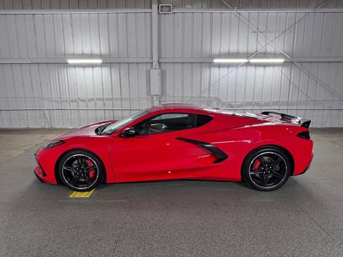 Used 2022 Chevrolet Corvette Stingray Preferred Cpe w/ Z51 Performance Package RWD image 18