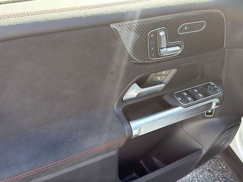 Certified 2025 Mercedes-Benz GLB 35 AMG 4MATIC image 21