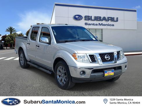 Used 2019 Nissan Frontier SL RWD image 1