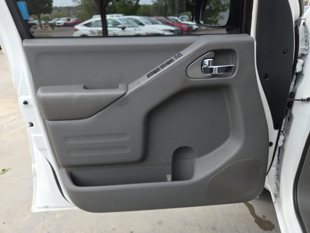 Used 2017 Nissan Frontier SV w/ SV Value Truck Package RWD image 14