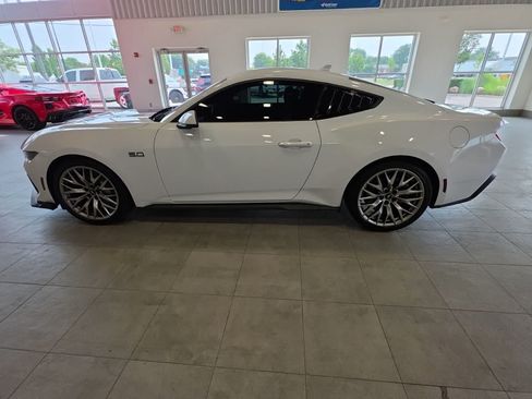 Used 2025 Ford Mustang GT Premium RWD image 12
