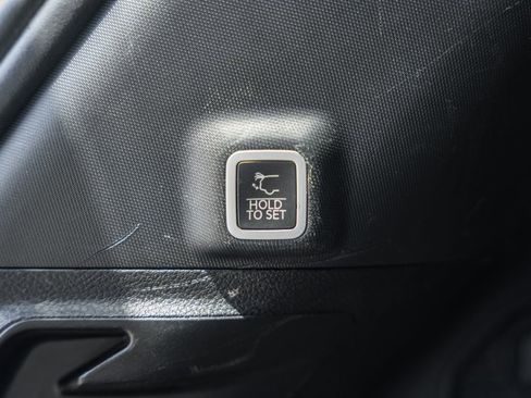 Used 2024 Jeep Grand Cherokee Altitude image 10