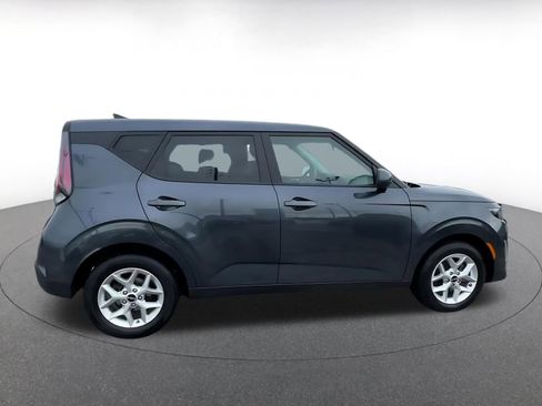 Used 2025 Kia Soul LX w/ LX Technology Package image 16