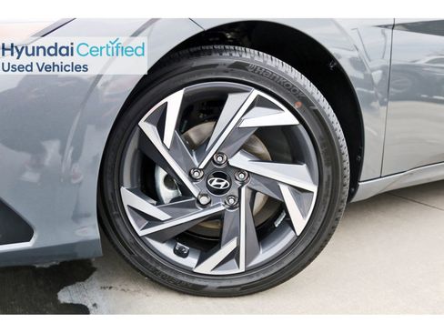 Certified 2025 Hyundai Elantra SEL image 33