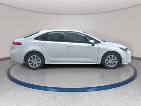 Used 2024 Toyota Corolla LE FWD image 4