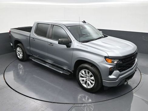 Used 2023 Chevrolet Silverado 1500 Custom image 18