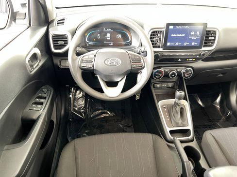 Used 2023 Hyundai Venue SE image 20