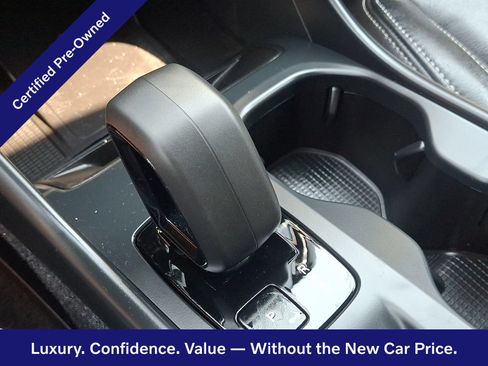 Certified 2024 Volvo XC40 B5 Core AWD/4WD image 16